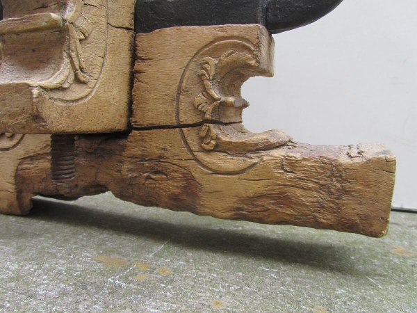 Antique-Italian-Carriage Axle-Siciliaans-wagenschot-Arrière-de-charrette-italienne-Francesco-Petrarca-Crammichele-Ragusa-Catania-00005